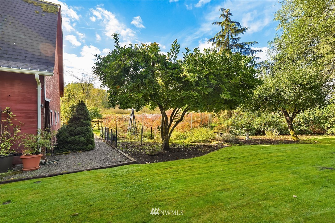 17929 Southeast May Valley Road Renton, WA 98059 - Photo 28 of 38