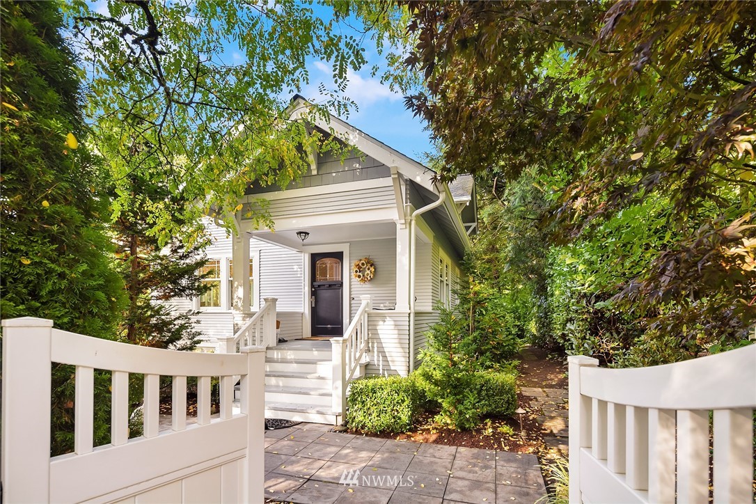 17929 Southeast May Valley Road Renton, WA 98059 - Photo 4 of 38
