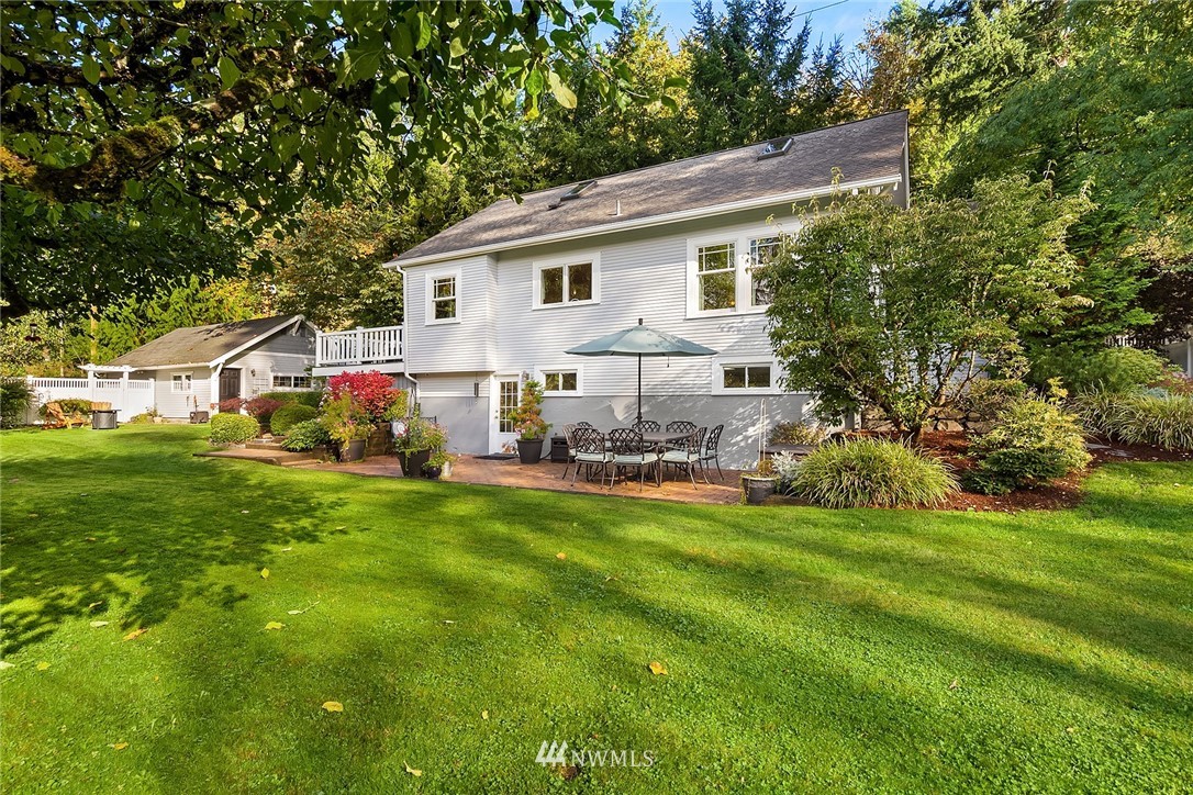 17929 Southeast May Valley Road Renton, WA 98059 - Photo 31 of 38