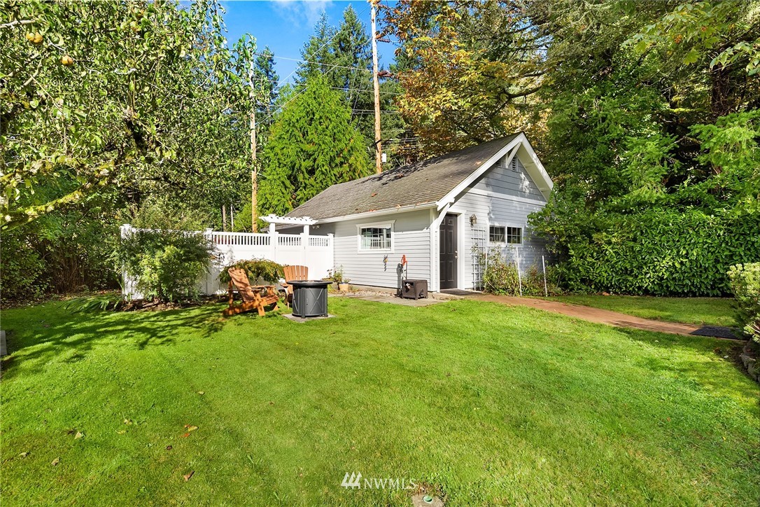 17929 Southeast May Valley Road Renton, WA 98059 - Photo 32 of 38