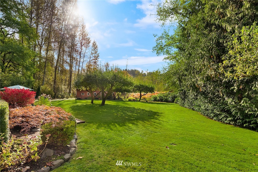 17929 Southeast May Valley Road Renton, WA 98059 - Photo 34 of 38