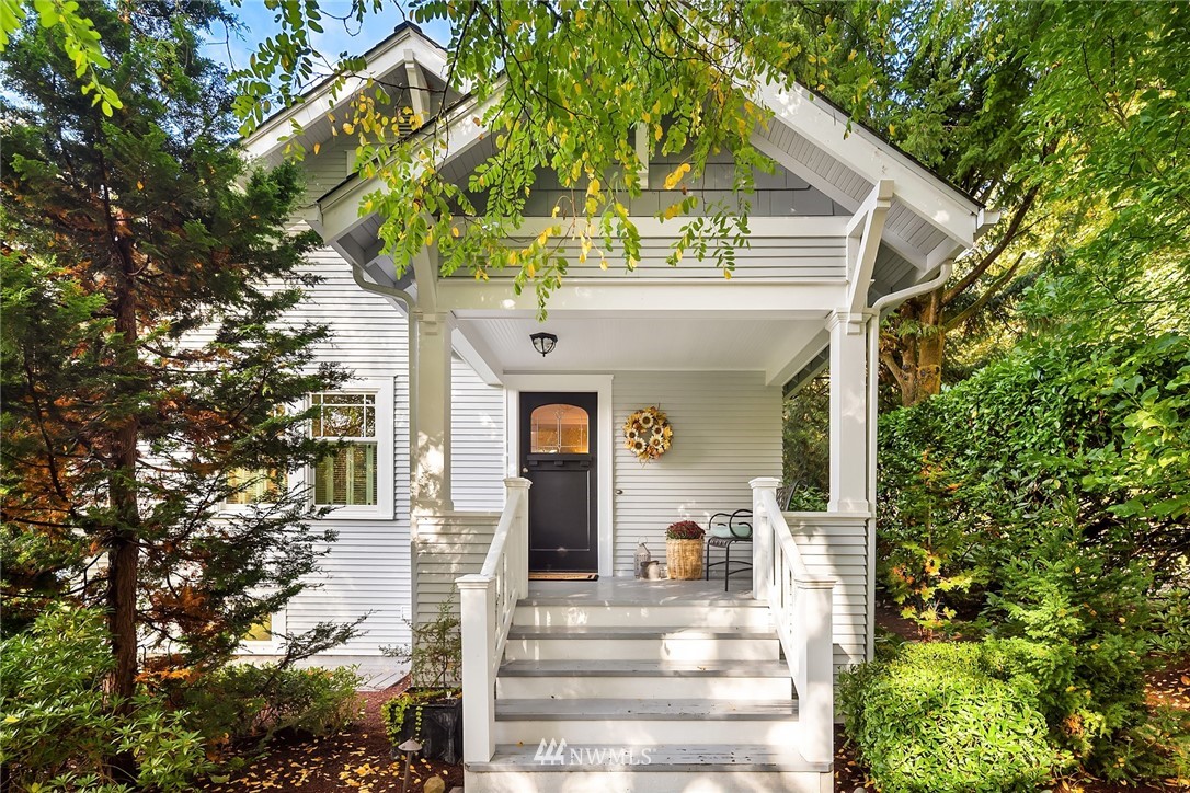 17929 Southeast May Valley Road Renton, WA 98059 - Photo 5 of 38