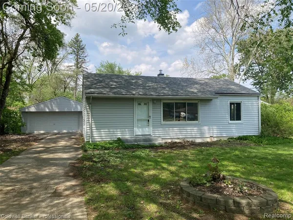 $2,100 | 7101 Reber Drive, Utica, MI 48317