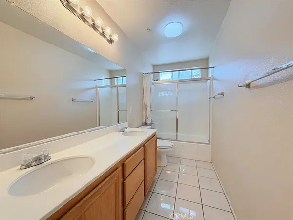 $3,600 | 5793 Oakdale Lane, Fontana, CA 92336
