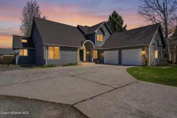 $785,000 | 611 Ponder Point Drive, Sandpoint, ID 83864