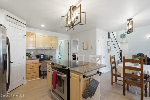 $785,000 | 611 Ponder Point Drive, Sandpoint, ID 83864