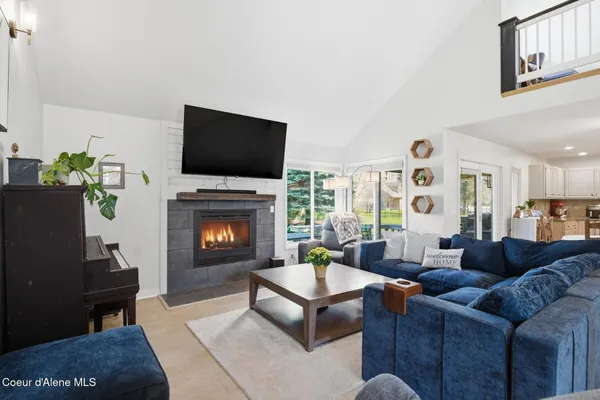 $785,000 | 611 Ponder Point Drive, Sandpoint, ID 83864