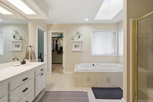 $785,000 | 611 Ponder Point Drive, Sandpoint, ID 83864