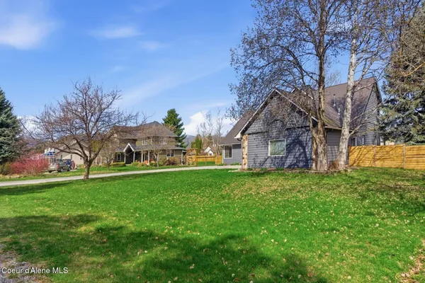 $785,000 | 611 Ponder Point Drive, Sandpoint, ID 83864