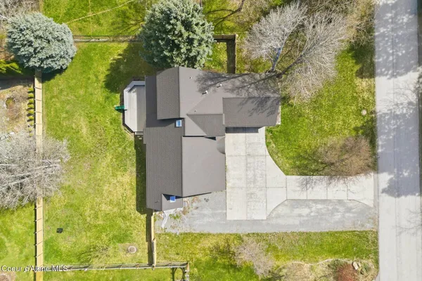 $785,000 | 611 Ponder Point Drive, Sandpoint, ID 83864