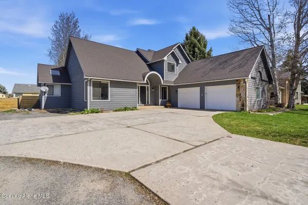 $785,000 | 611 Ponder Point Drive, Sandpoint, ID 83864