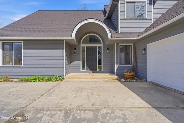 $785,000 | 611 Ponder Point Drive, Sandpoint, ID 83864