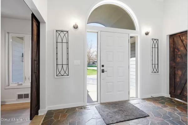 $785,000 | 611 Ponder Point Drive, Sandpoint, ID 83864