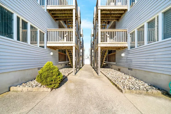 $715,000 | 127 40th Street, Unit 1F, Sea Isle City, NJ 08243