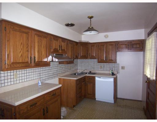 222 Donnell Road Lower Burrell, PA 15068 - Photo 4 of 11 Kitchen.