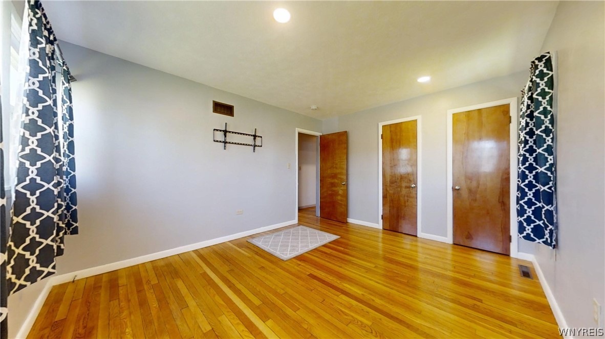 1894 East River Road Grand Island, NY 14072 - Photo 27 of 35