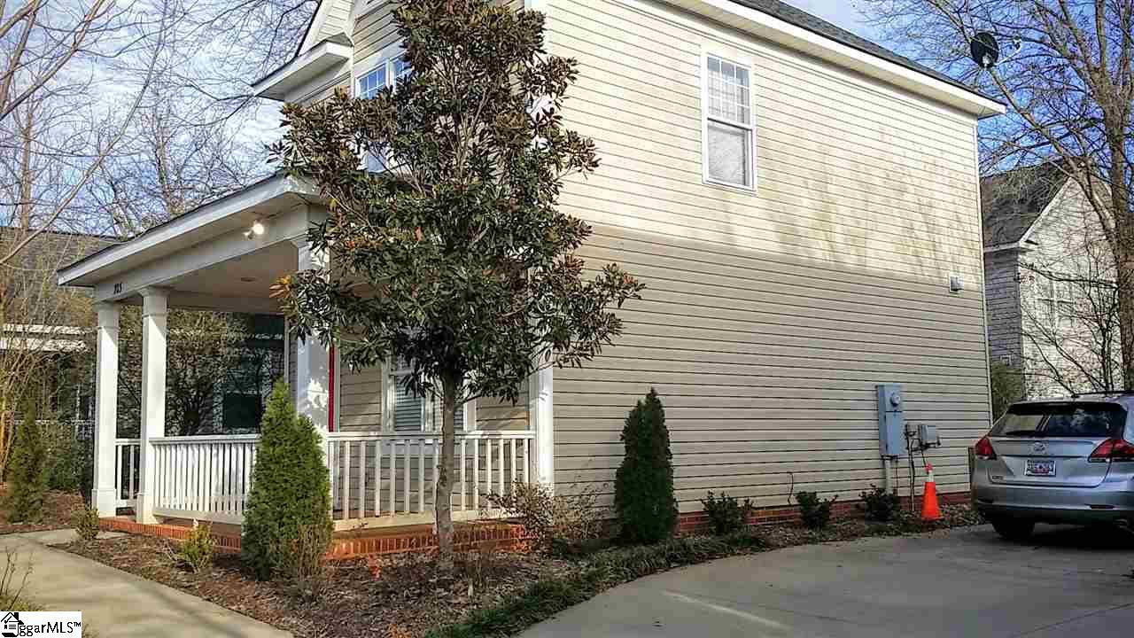 703 Anderson Road Greenville, SC 29601 - Photo 4 of 33 Gallery Image 4