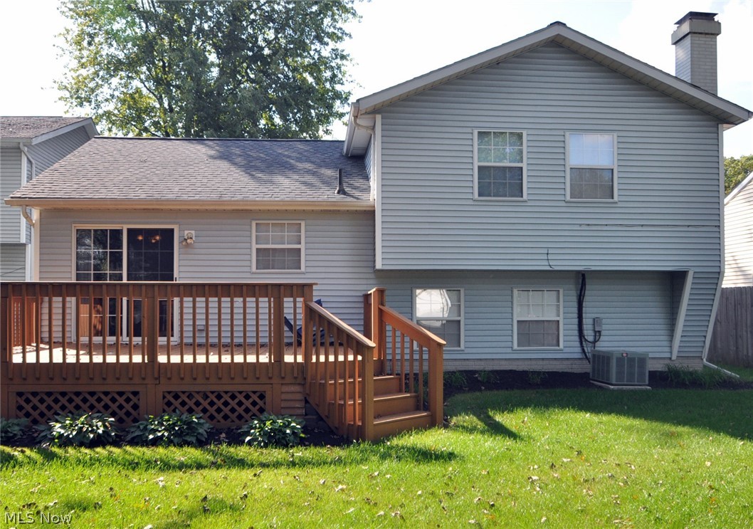 6085 Ridgeview Boulevard North Ridgeville, OH 44039 - Photo 23 of 27