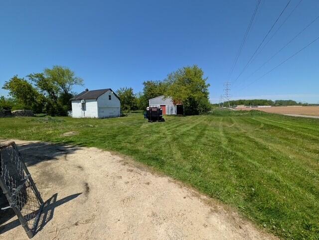 1304 Terminal Road Grafton, WI 53024 - Photo 3 of 17 Yard