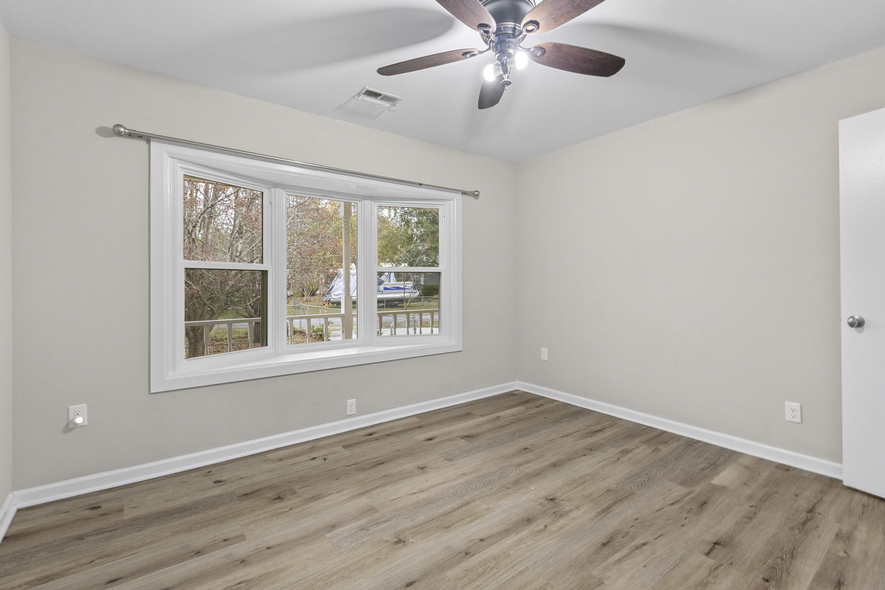 402 Chippendale Lane Bonneau, SC 29431 - Photo 17 of 62 402ChippendaleLn-CasaVerdeMediaLLC13