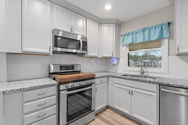 $469,900 | 402 Chippendale Lane, Bonneau, SC 29431