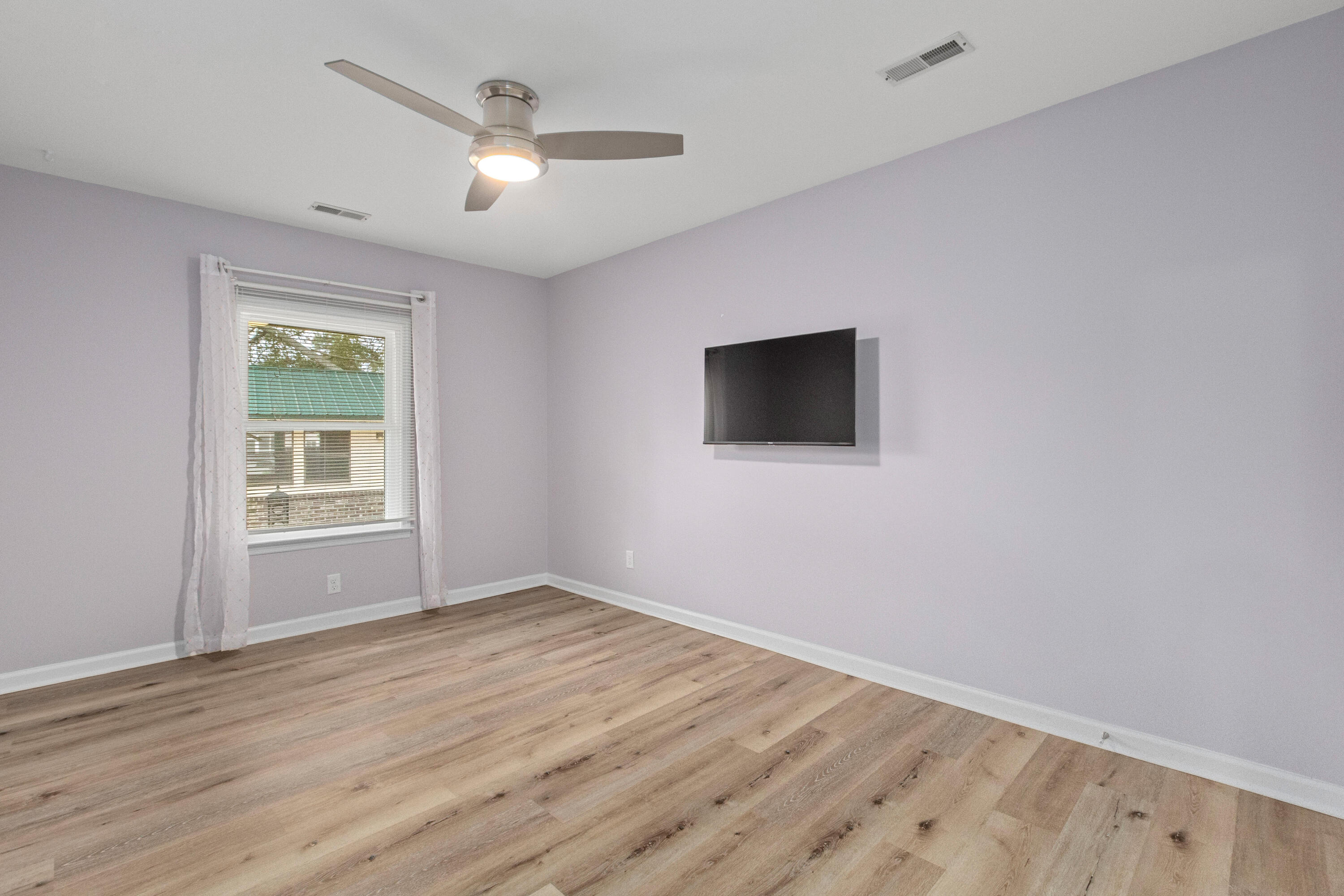 402 Chippendale Lane Bonneau, SC 29431 - Photo 30 of 62 402ChippendaleLn-CasaVerdeMediaLLC25