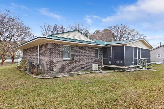 $484,900 | 402 Chippendale Lane, Bonneau, SC 29431