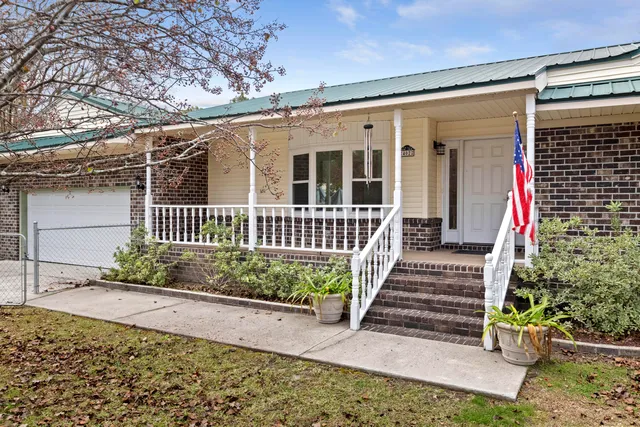 $469,900 | 402 Chippendale Lane, Bonneau, SC 29431