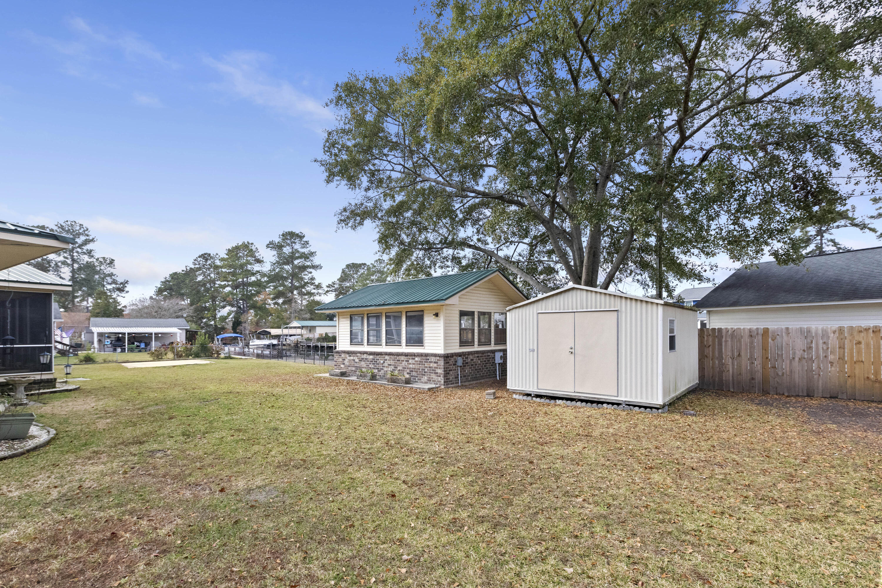 402 Chippendale Lane Bonneau, SC 29431 - Photo 45 of 62 402ChippendaleLn-CasaVerdeMediaLLC38