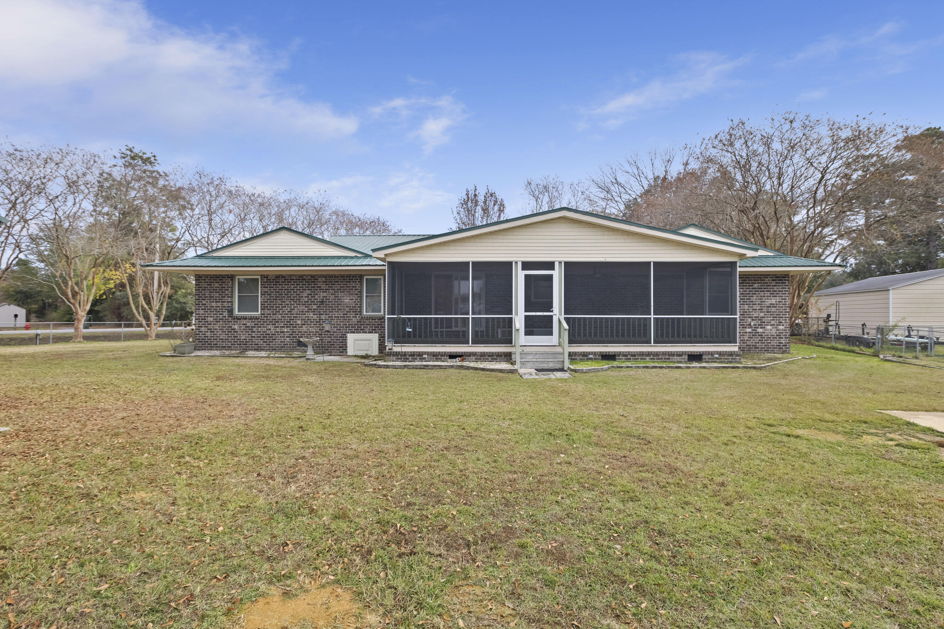 402 Chippendale Lane Bonneau, SC 29431 - Photo 47 of 62 402ChippendaleLn-CasaVerdeMediaLLC40