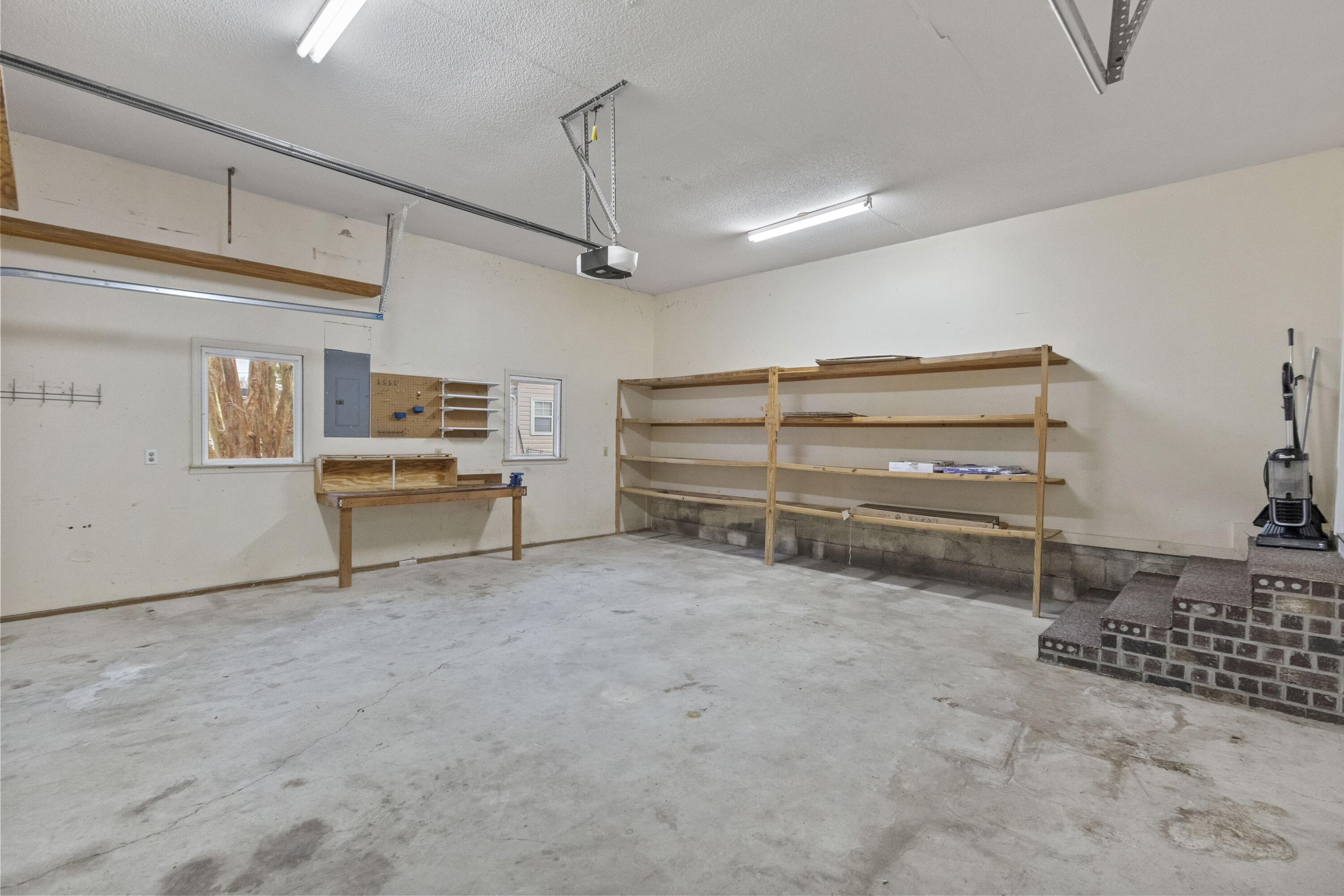 402 Chippendale Lane Bonneau, SC 29431 - Photo 60 of 62 402ChippendaleLn-CasaVerdeMediaLLC52