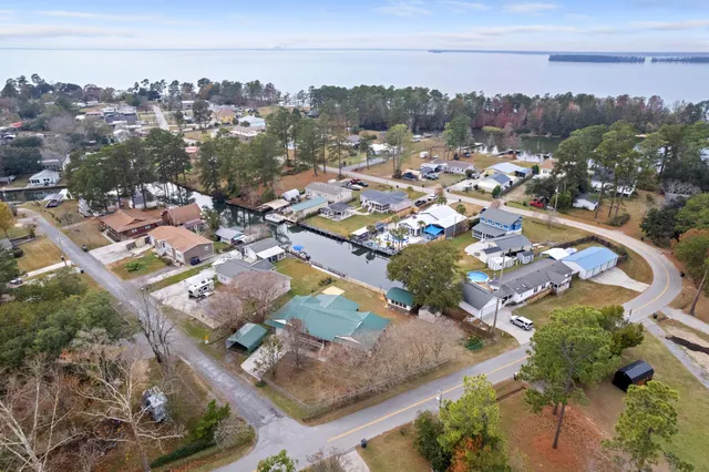 $469,900 | 402 Chippendale Lane, Bonneau, SC 29431