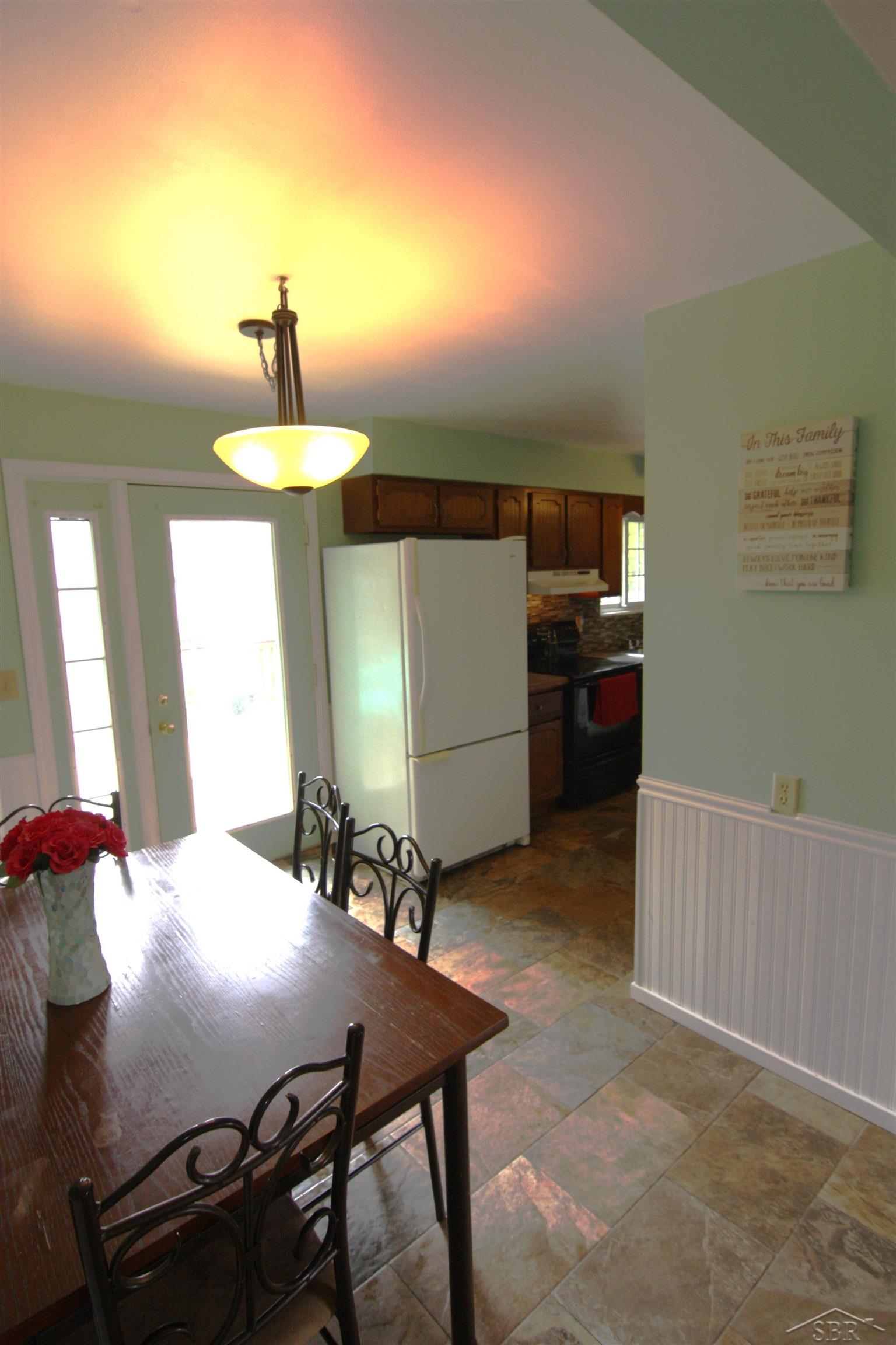 1370 Midland Road Saginaw, MI 48638 - Photo 8 of 23 50111917-7.JPG