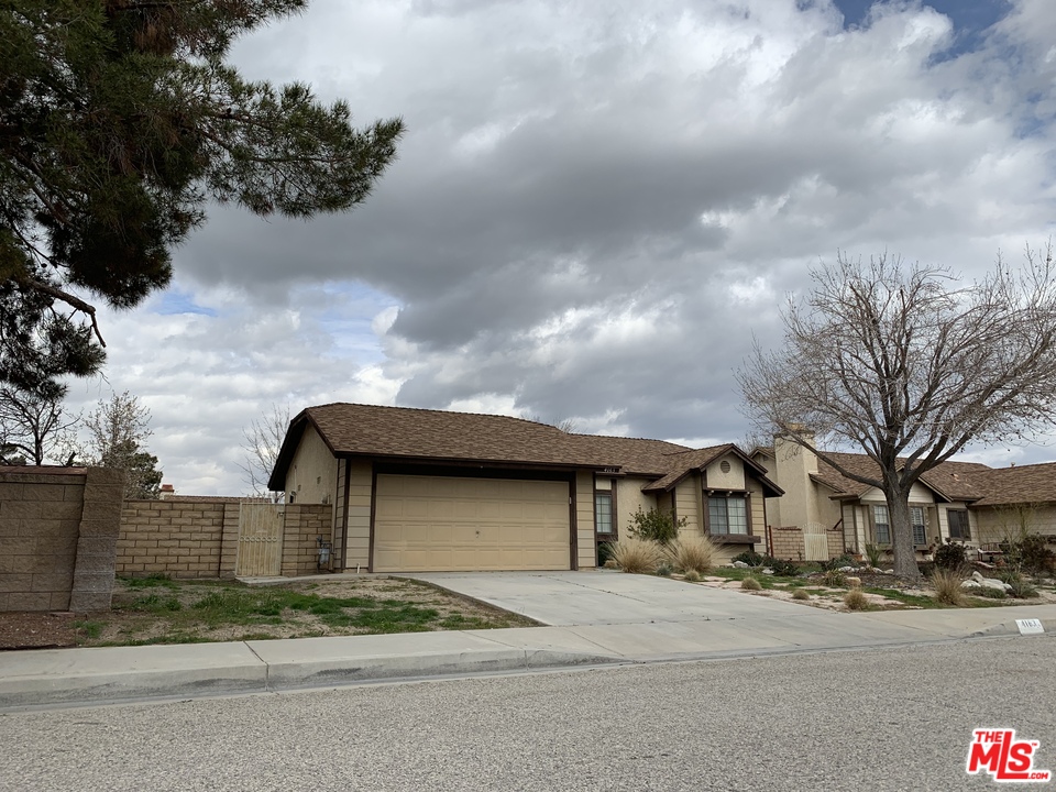 4163 Saddleback Road Palmdale, CA 93552 - Photo 2 of 19 Gallery Image 2