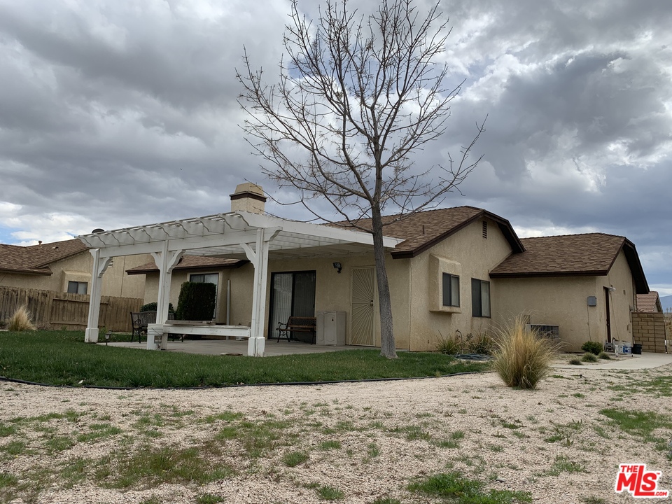 4163 Saddleback Road Palmdale, CA 93552 - Photo 3 of 19 Gallery Image 3