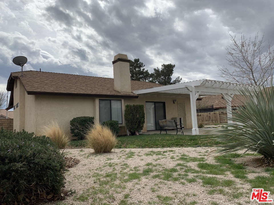 4163 Saddleback Road Palmdale, CA 93552 - Photo 4 of 19 Gallery Image 4