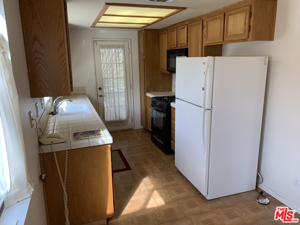4163 Saddleback Road Palmdale, CA 93552 - Photo 6 of 19 Gallery Image 6