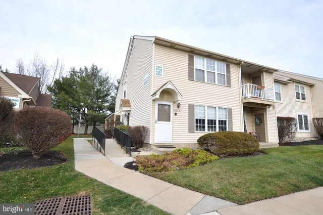 $285,000 | 4204B Adelaide Drive, Mount Laurel, NJ 08054