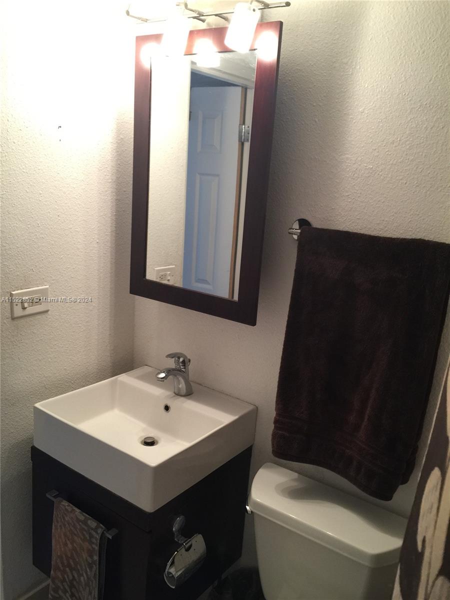 1500 Bay Road, Unit 834S Miami Beach, FL 33139 - Photo 11 of 17 Gallery Image 11