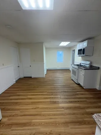 $3,595 | 14 Park Salem Ma, Unit B, Salem, MA 01970