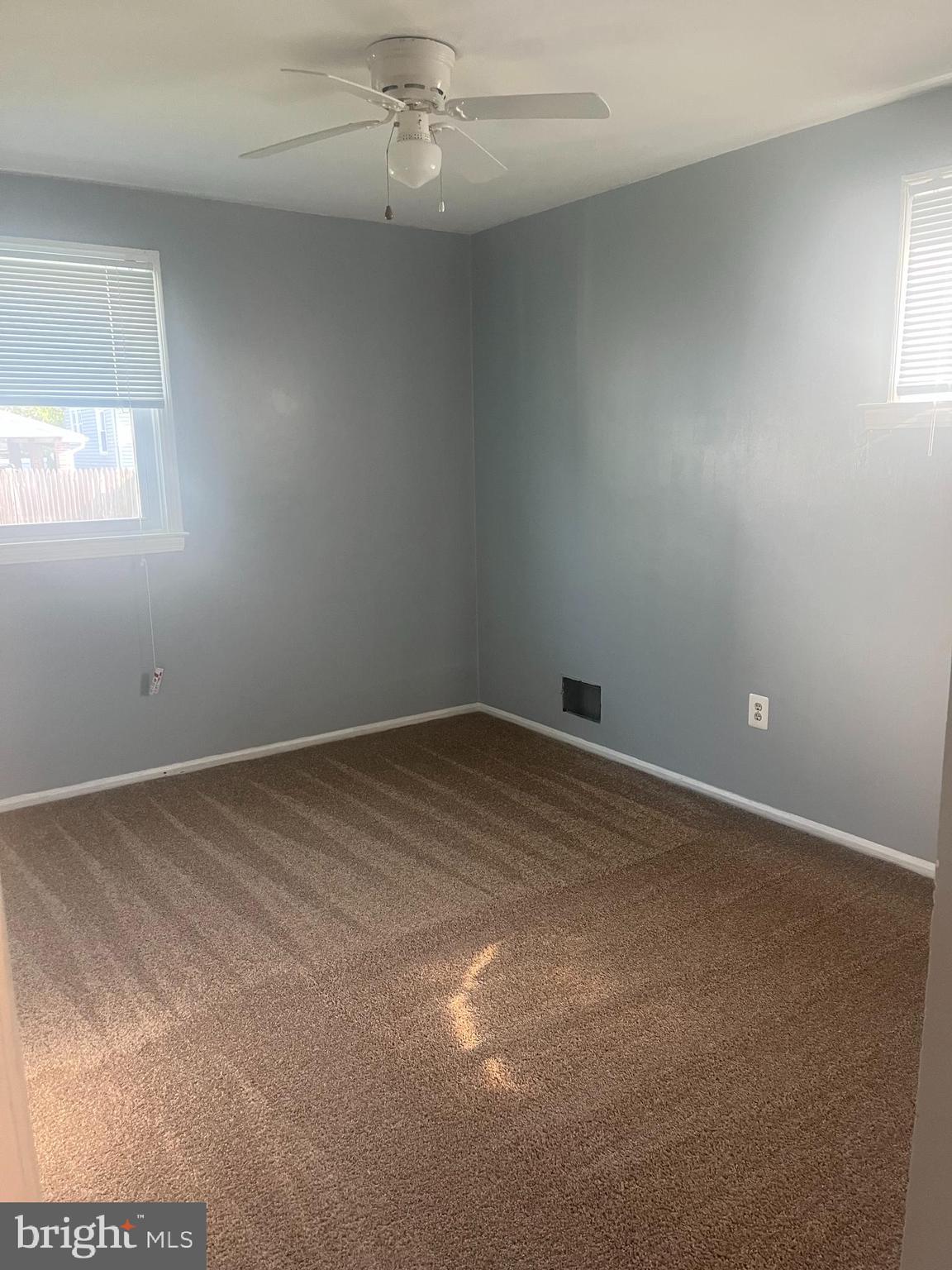 908 Homberg Avenue Baltimore, MD 21221 - Photo 13 of 31 an empty room with a window