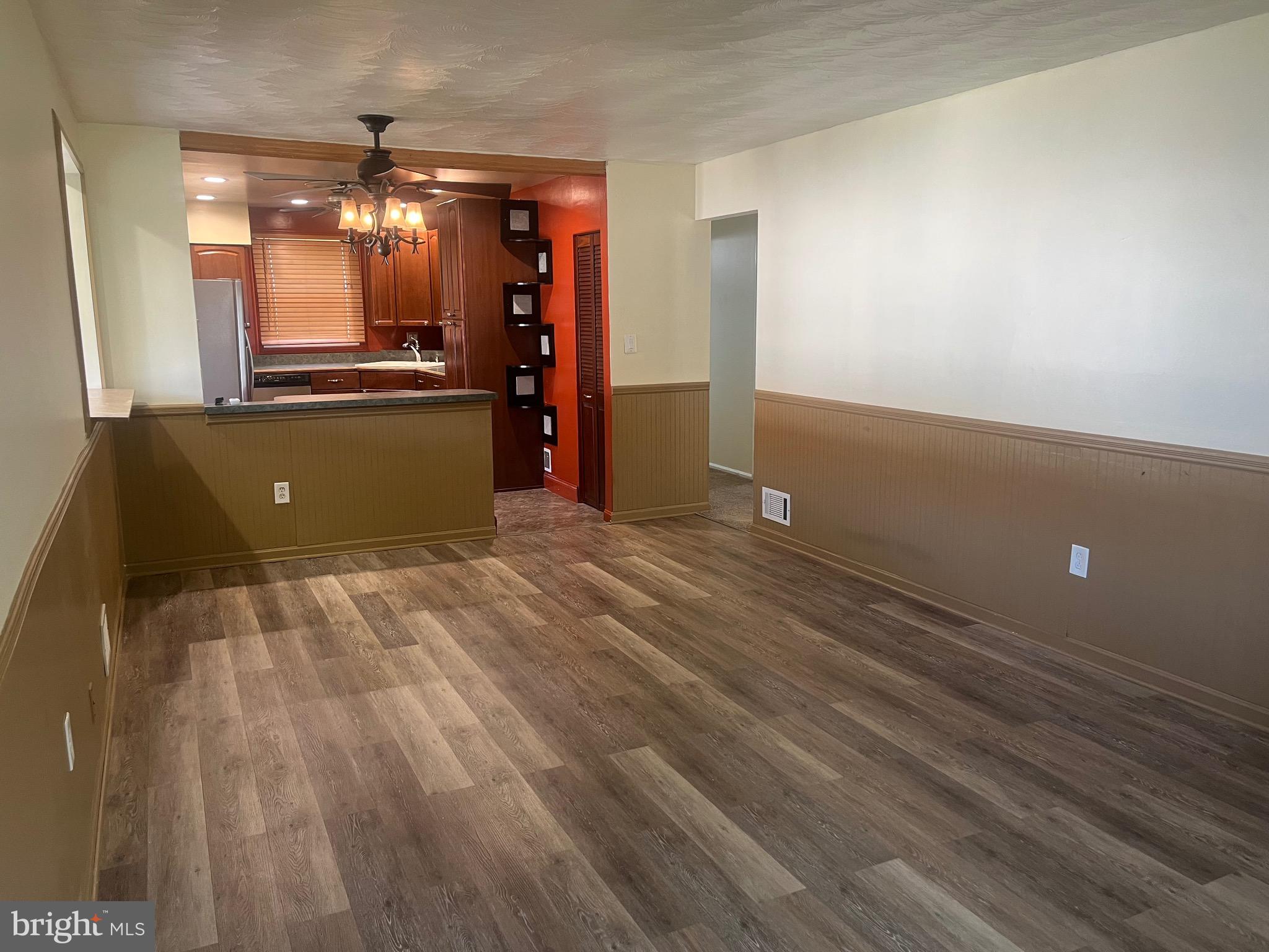 908 Homberg Avenue Baltimore, MD 21221 - Photo 16 of 31 a view of a livingroom with a furniture
