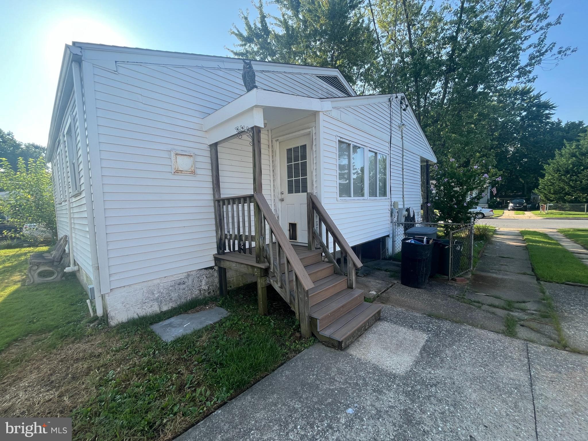 908 Homberg Avenue Baltimore, MD 21221 - Photo 6 of 31 a view of a house with a back yard