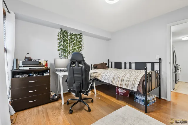 $212,500 | 1977 Kenilworth Circle, Unit D, Hoffman Estates, IL 60169