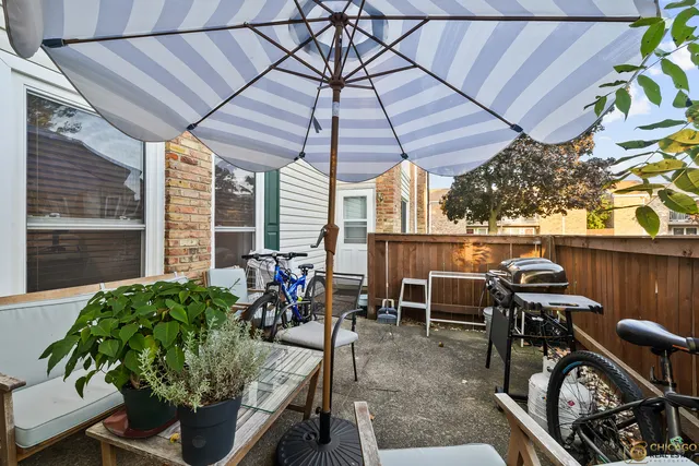 $212,500 | 1977 Kenilworth Circle, Unit D, Hoffman Estates, IL 60169