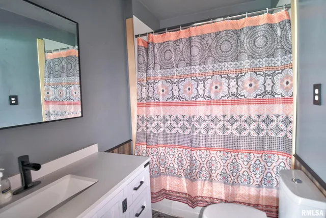 $89,900 | 402 East Adams Street, Taylorville, IL 62568