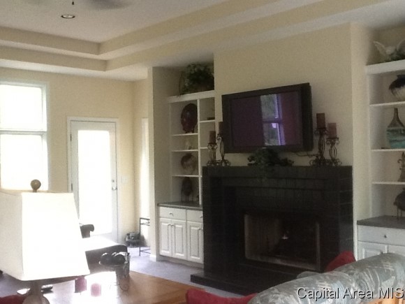 2525 Old River Road Springfield, IL 62707 - Photo 2 of 22