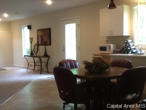 2525 Old River Road Springfield, IL 62707 - Photo 8 of 22