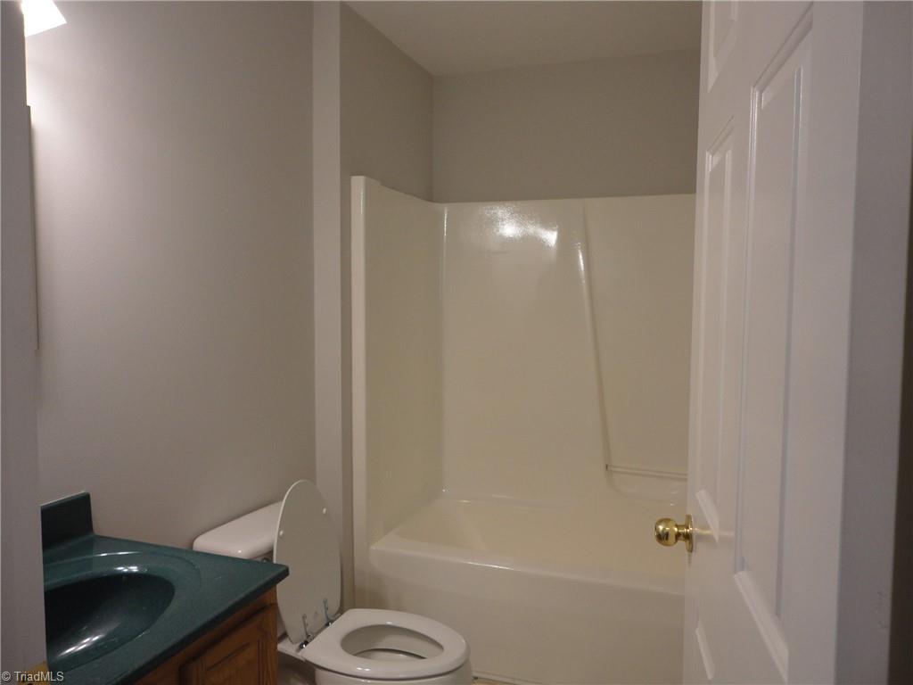 5042 Davis Road Winston-Salem, NC 27105 - Photo 12 of 20 Gallery Image 12