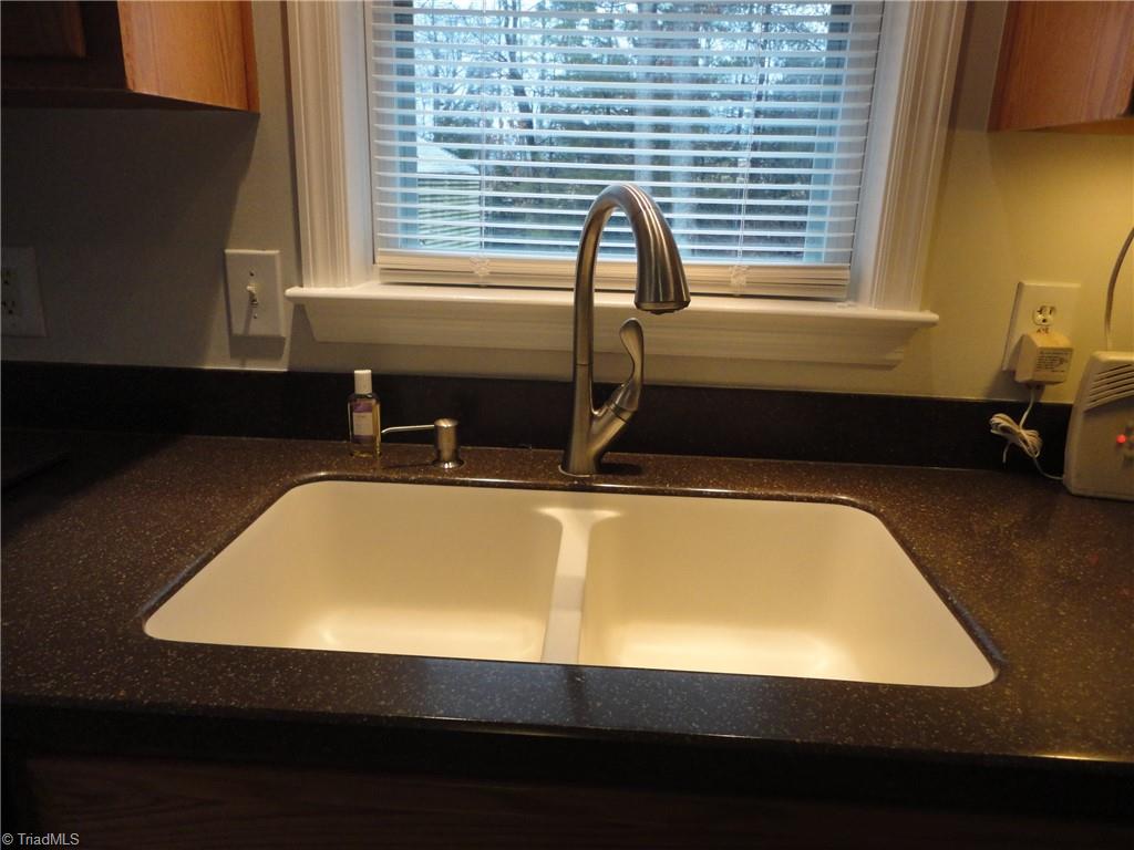 5042 Davis Road Winston-Salem, NC 27105 - Photo 7 of 20 Gallery Image 7